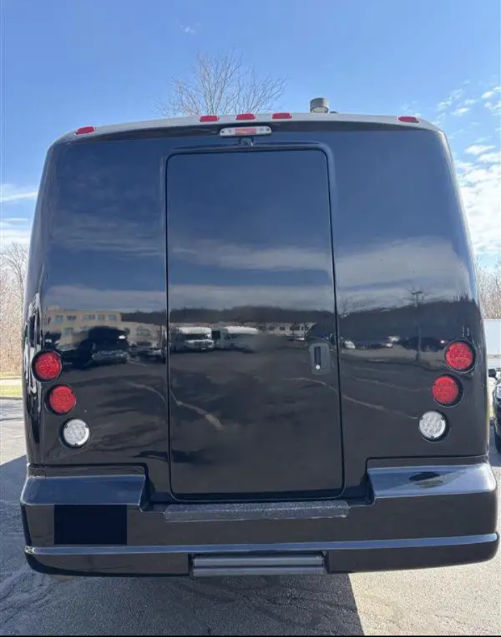 2023 Ford F-600 Shuttle Bus