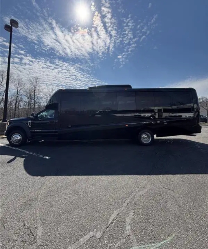 2023 Ford F-600 Shuttle Bus