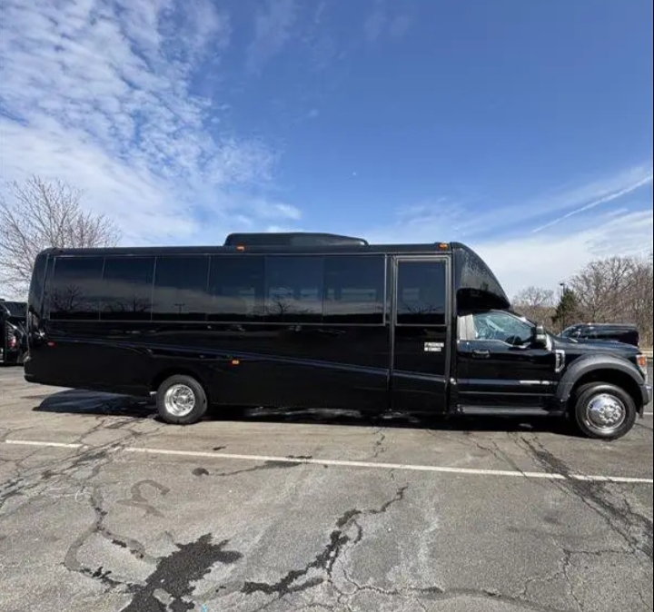 2023 Ford F-600 Shuttle Bus