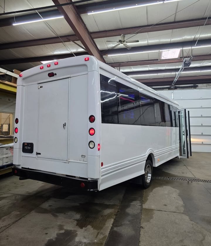 2012 Ford F-550 Limo Bus