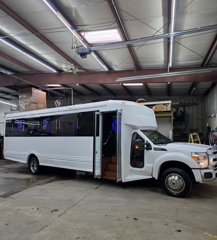 2012 Ford F-550 Limo Bus