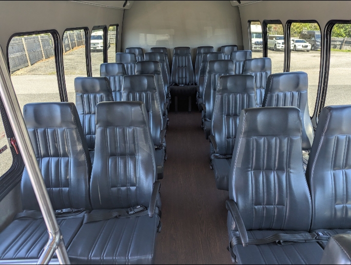 2017 Ford E-450 Shuttle Bus
