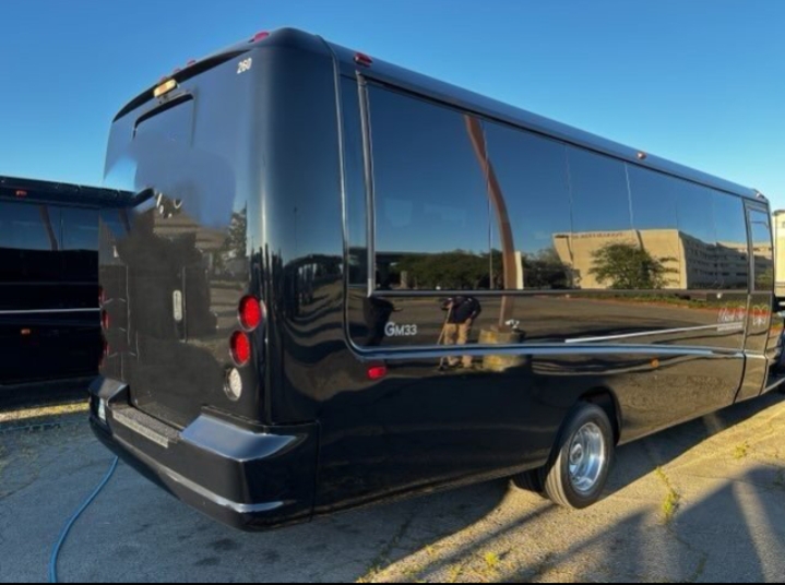 2019 Ford F-550 Shuttle Bus