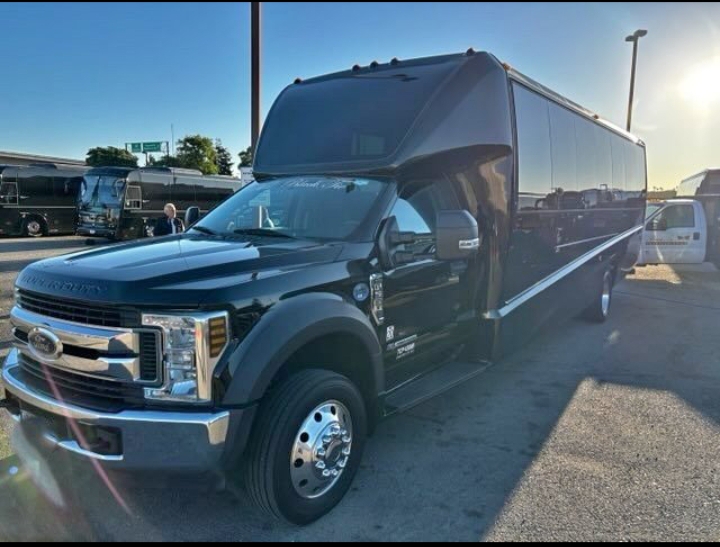 2019 Ford F-550 Shuttle Bus