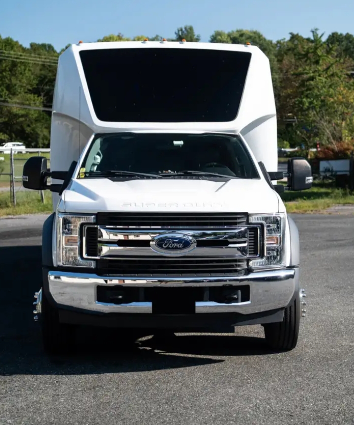 2019 Ford F-550 Limo Bus