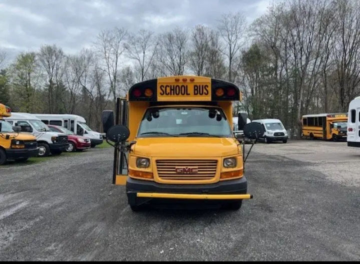 2012 GMC Savana 3500 Mini School Bus