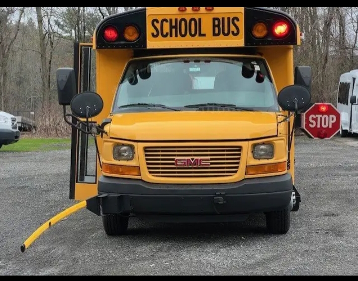 2012 GMC Savana 3500 Mini School Bus
