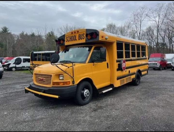 2012 GMC Savana 3500 Mini School Bus