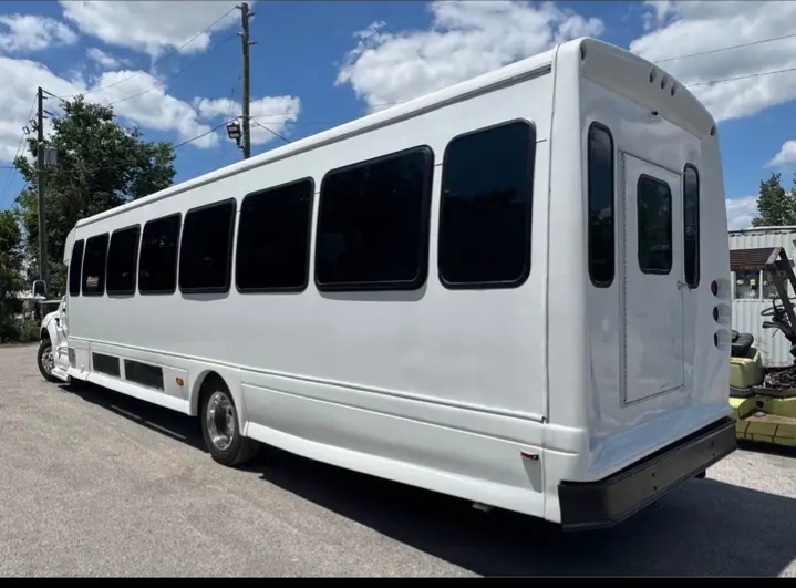 2011 Ford F-650 Shuttle Bus