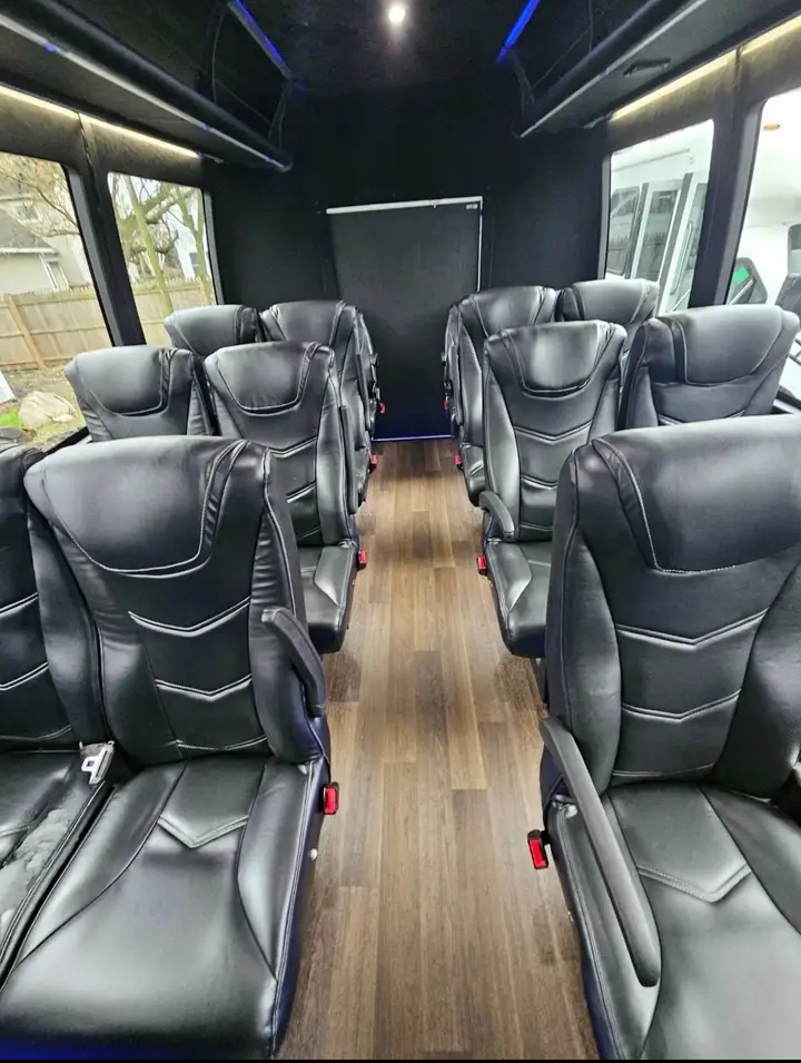2017 Ford E-450  Shuttle Bus