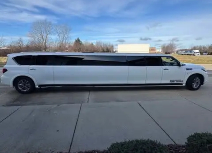 2018 Infinity QX80 Limousine