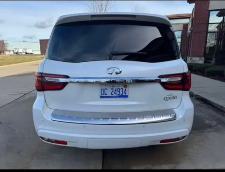 2018 Infinity QX80 Limousine
