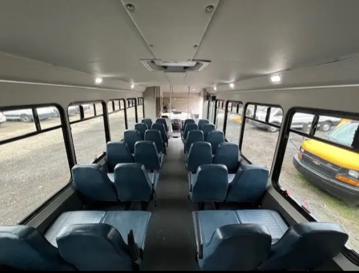 2019 Ford F-550 Shuttle Bus