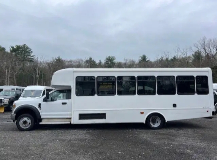 2019 Ford F-550 Shuttle Bus