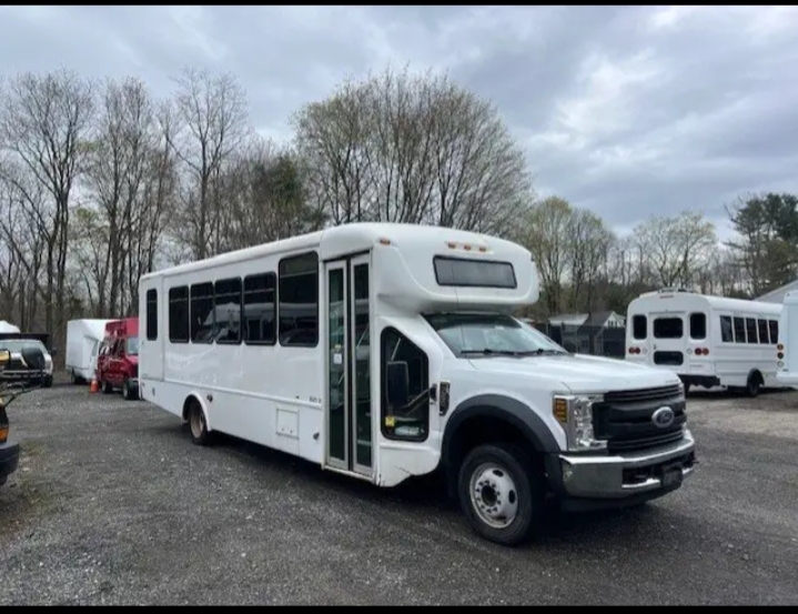 2019 Ford F-550 Shuttle Bus