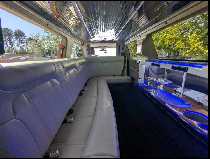 2013 Lincoln MKT Limousine