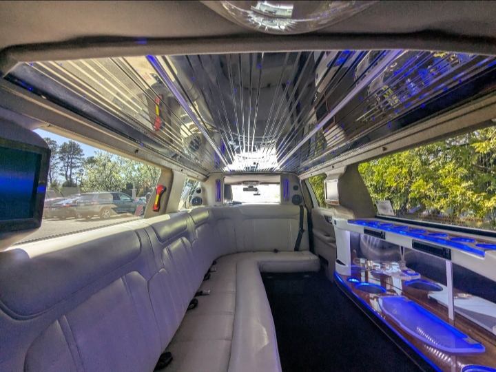 2013 Lincoln MKT Limousine