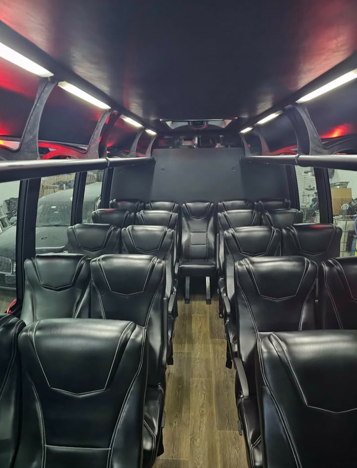 2017 Ford E-450 Shuttle Bus