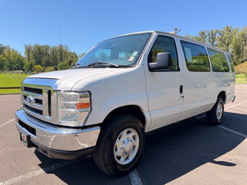2014 Ford E-Series E-350 XLT Super Duty Extended Passenger Van
