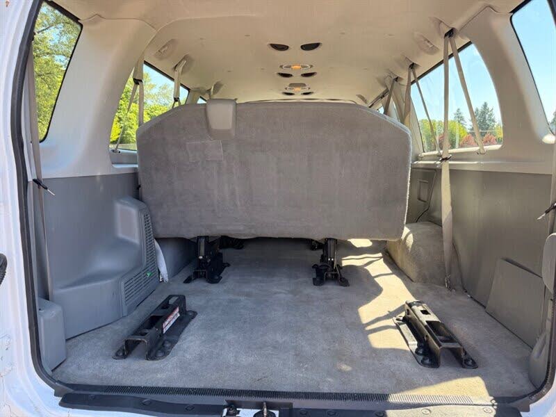 2014 Ford E-Series E-350 XLT Super Duty Extended Passenger Van
