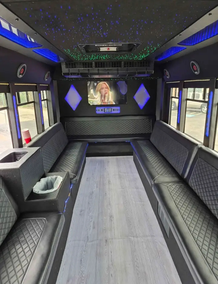 2013 International 3000 Party Bus