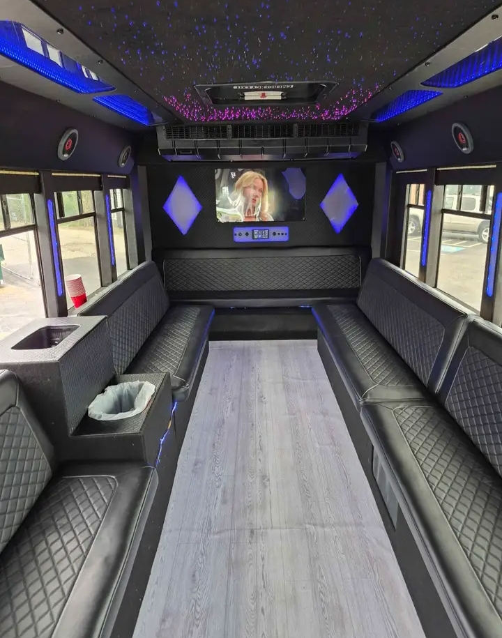 2013 International 3000 Party Bus