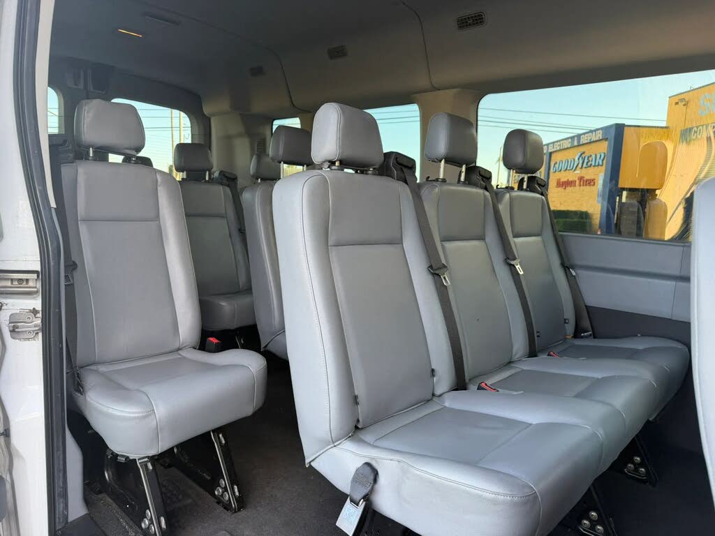2015 Ford Transit Passenger 350 XL Medium Roof