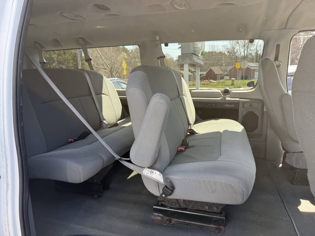 2008 Ford E-Series E-350 XLT Super Duty Passenger Van
