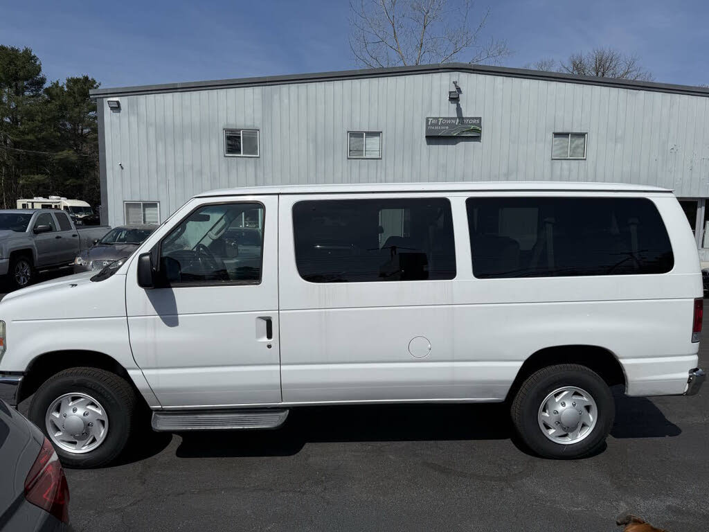 2008 Ford E-Series E-350 XLT Super Duty Passenger Van