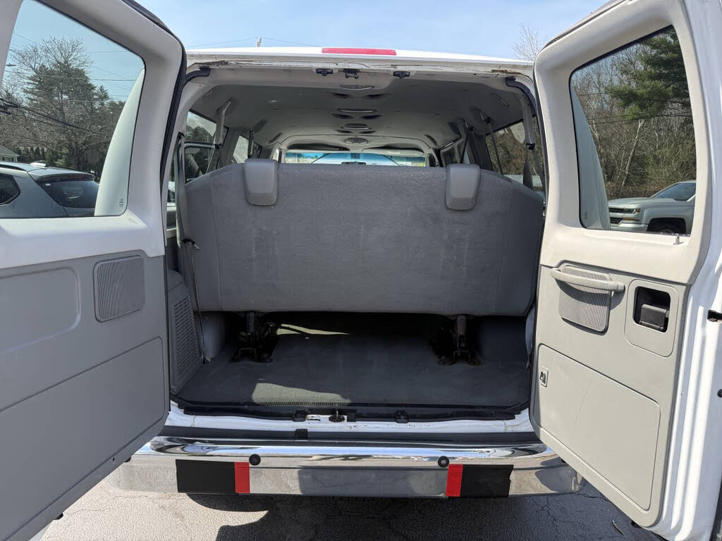 2008 Ford E-Series E-350 XLT Super Duty Passenger Van