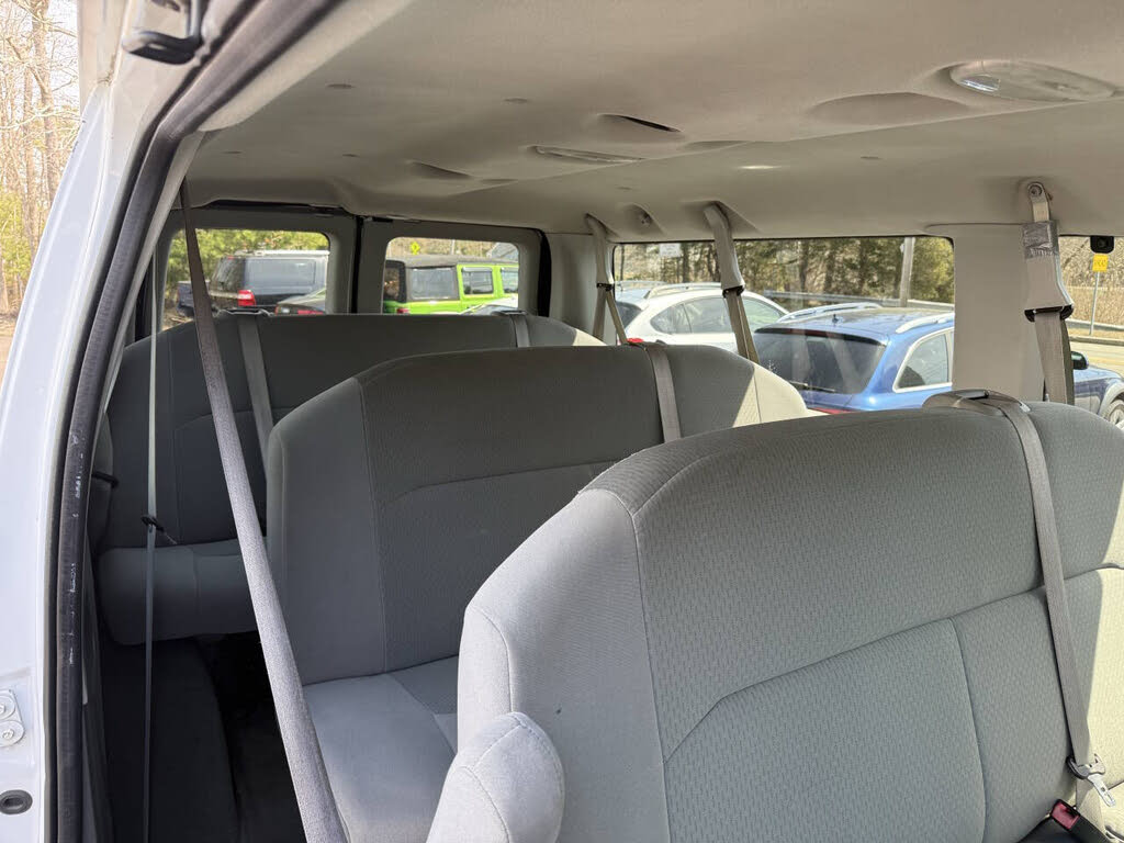 2008 Ford E-Series E-350 XLT Super Duty Passenger Van