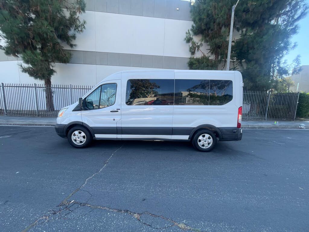 2017 Ford Transit Passenger 350 XL Medium Roof