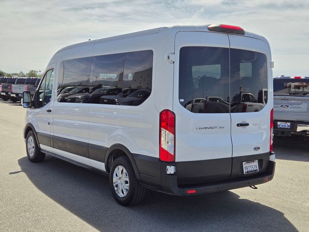 2022 Ford Transit Passenger 350 XLT Medium Roof