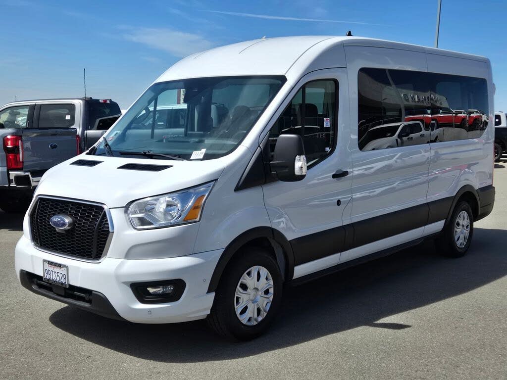 2022 Ford Transit Passenger 350 XLT Medium Roof