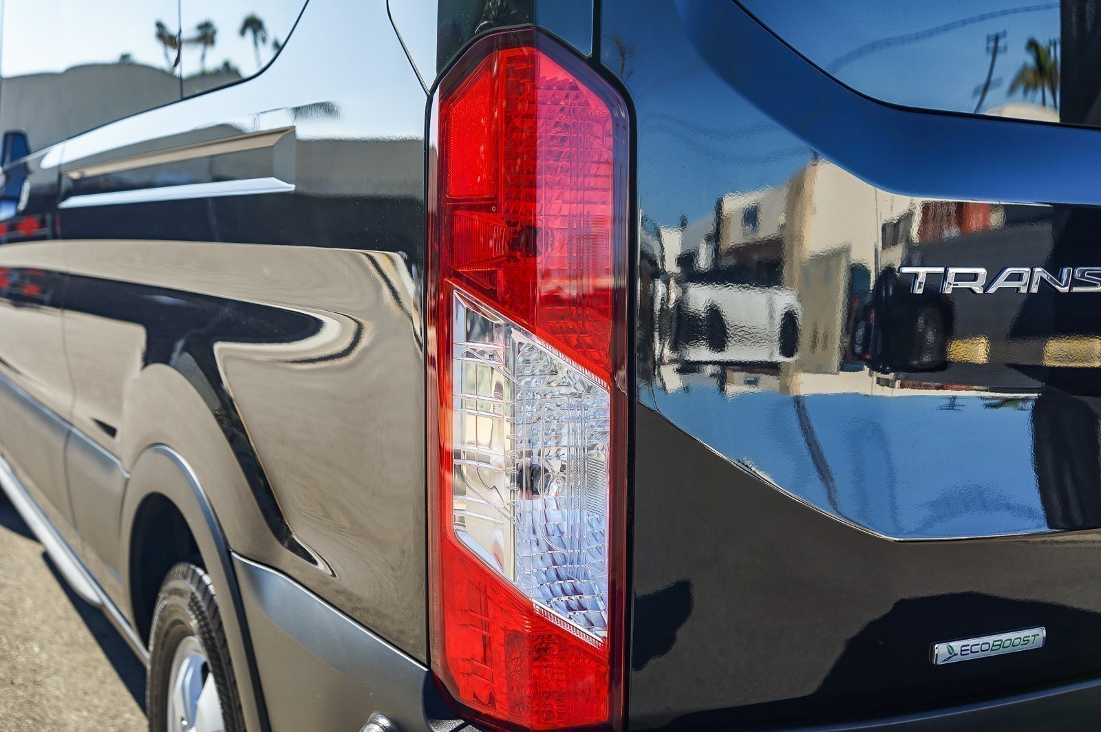 2020 Ford Transit Passenger 350 XLT Medium Roof