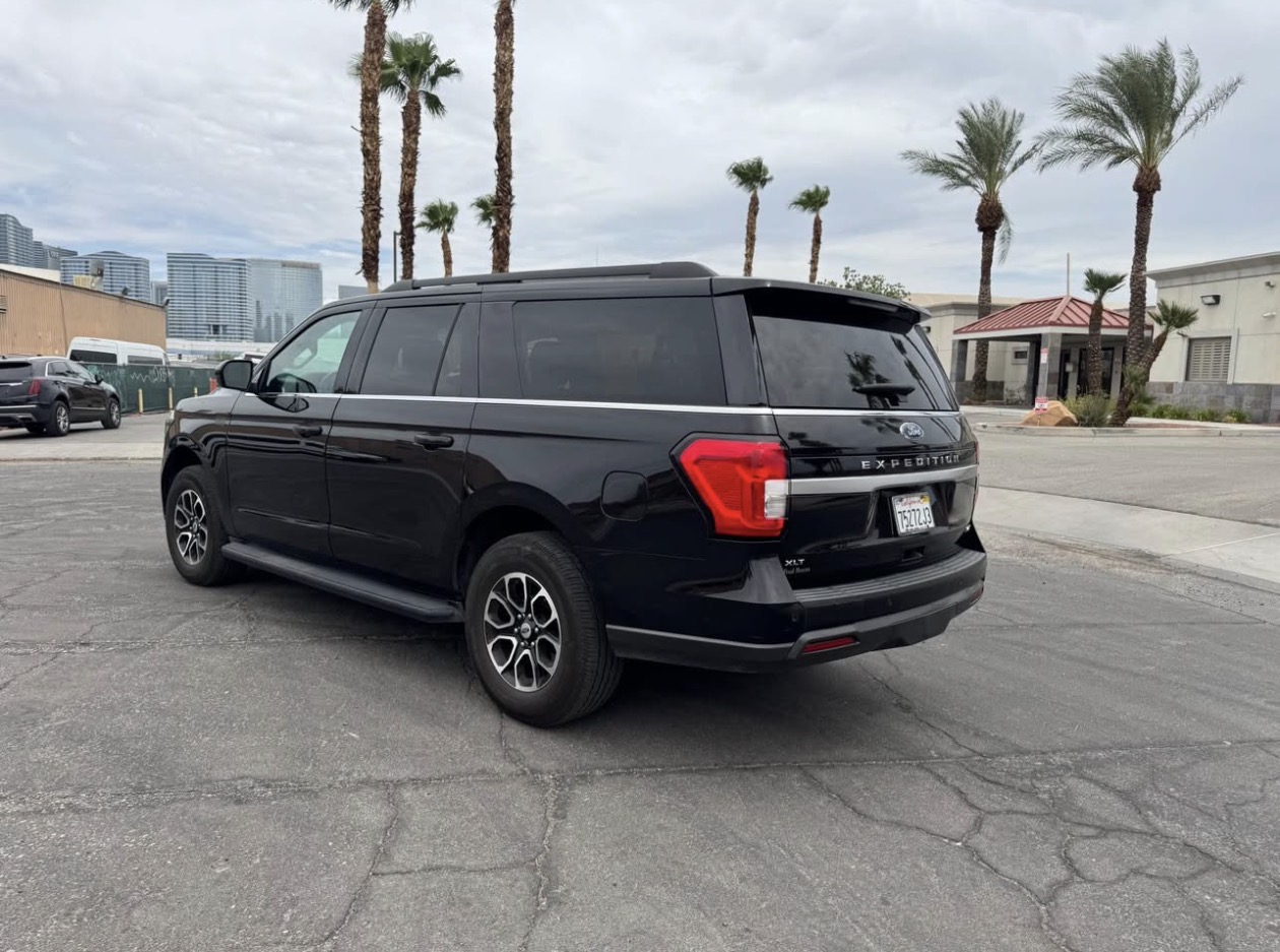 Like-New 2022 Expedition Max XLT 4WD – Fully Loaded Black Beast