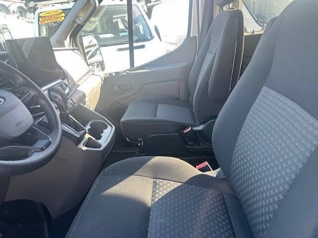 2023 Ford Transit Passenger 350 XLT Medium Roof