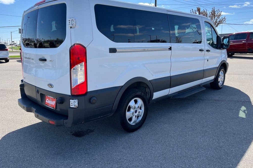 2017 Ford Transit Passenger 350 XLT Low Roof LWB RWD