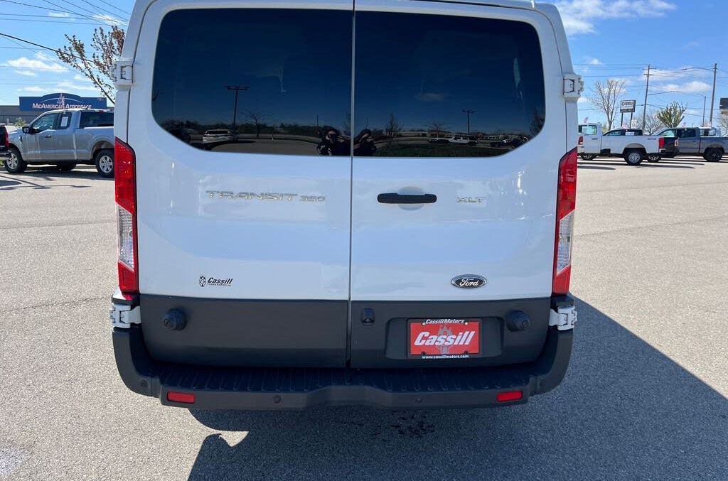 2017 Ford Transit Passenger 350 XLT Low Roof LWB RWD
