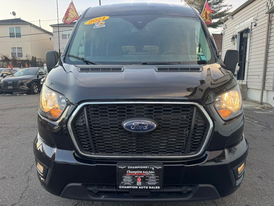 2024 Ford Transit Passenger 350 XLT