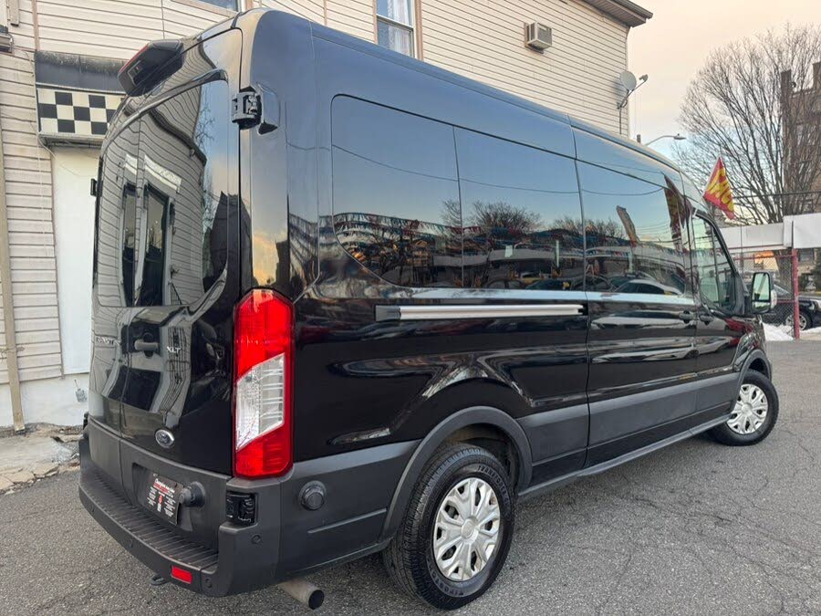 2024 Ford Transit Passenger 350 XLT
