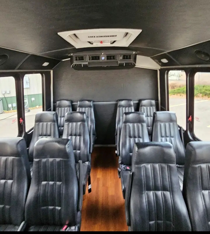 2015 Ford E-450 Shuttle Bus