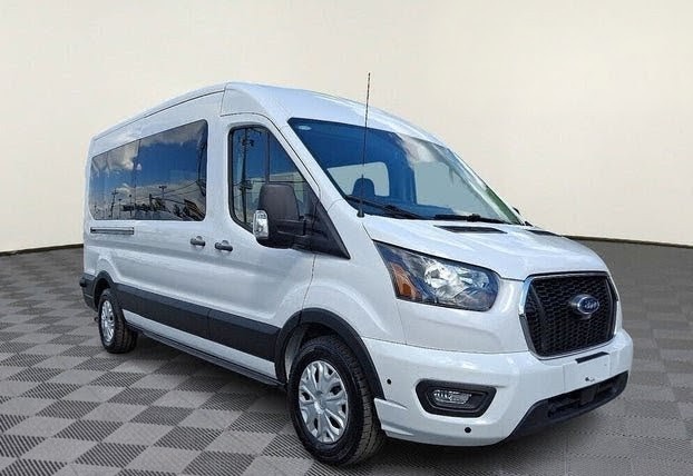 2024 Ford Transit Passenger 350 XLT Medium Roof
