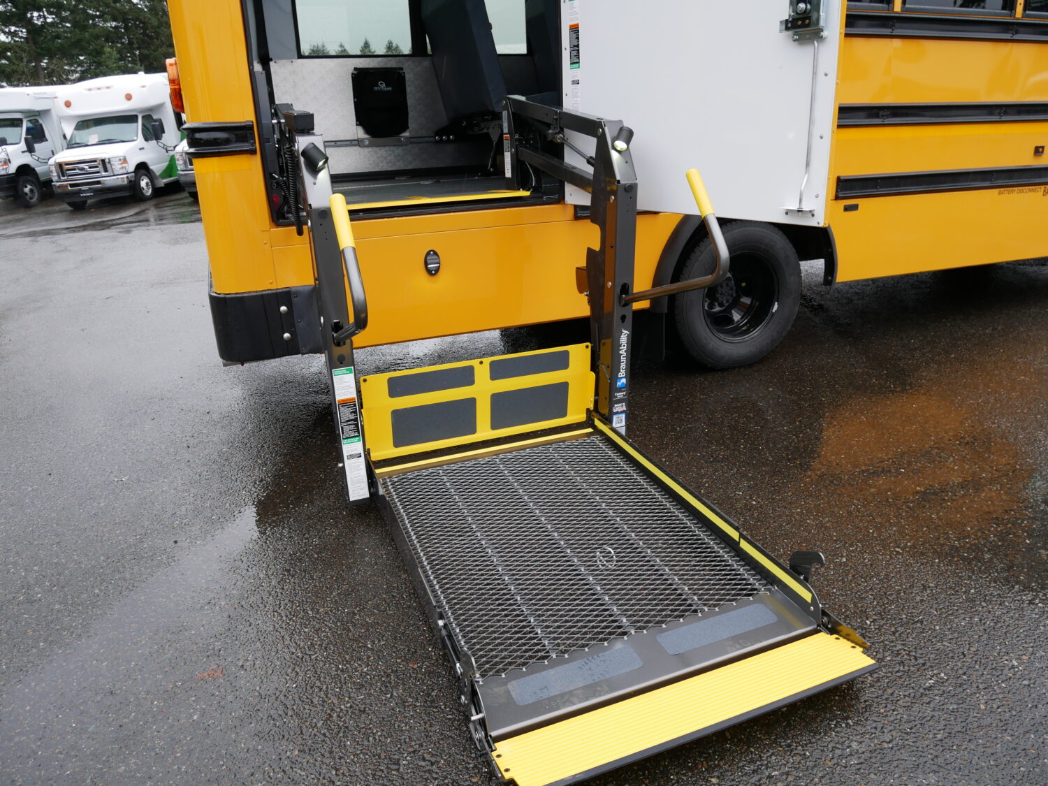 2025 Chevrolet Magellan School Bus(24passengers)