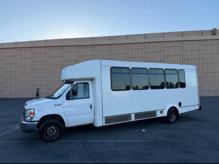 2019 Ford E-450 Shuttle Bus