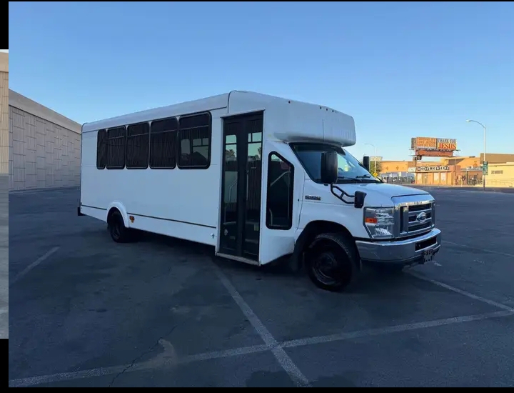 2019 Ford E-450 Shuttle Bus