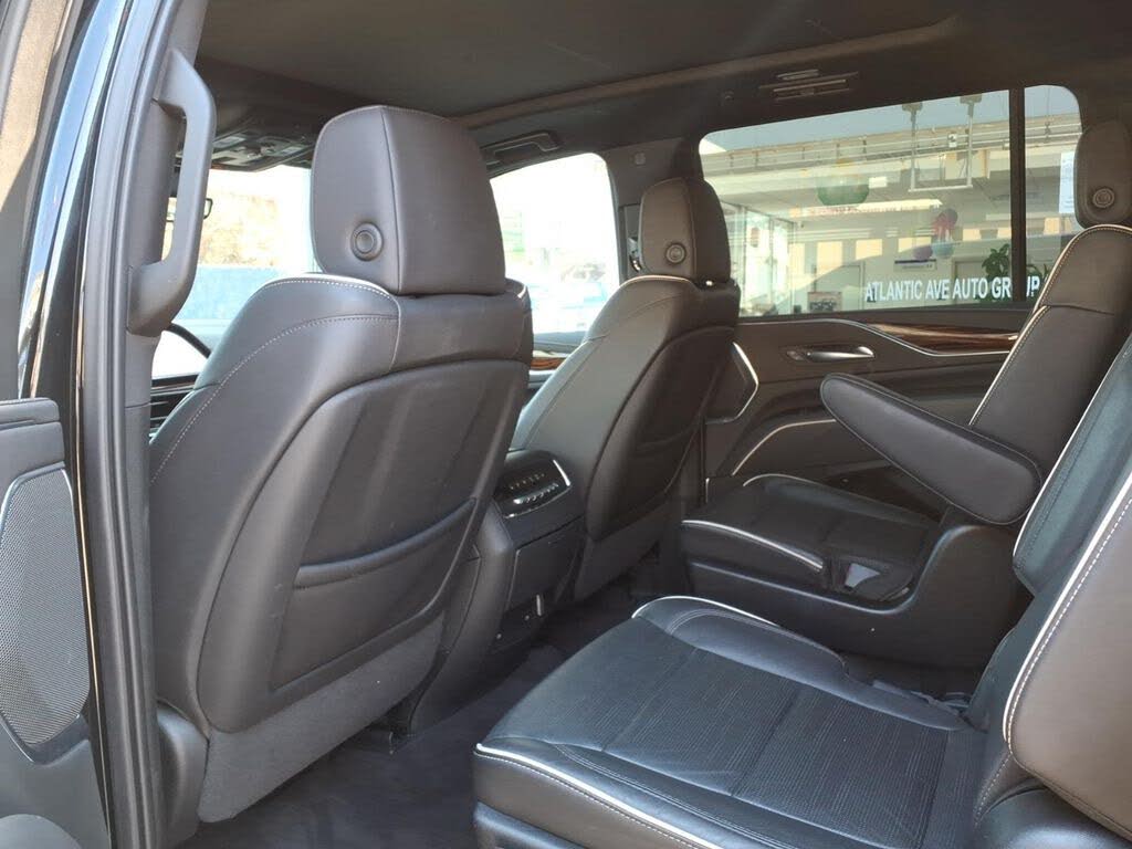 Used 2022 Cadillac Escalade ESV Luxury SUV