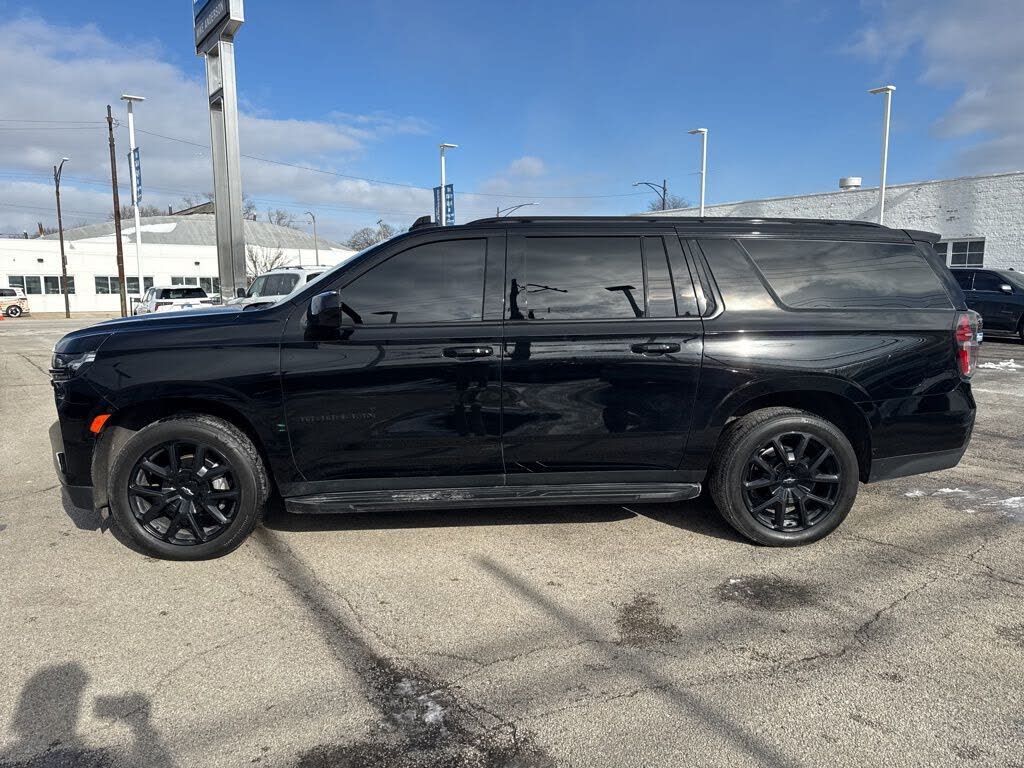 2023 Chevrolet Suburban RST – Luxurious and Spacious