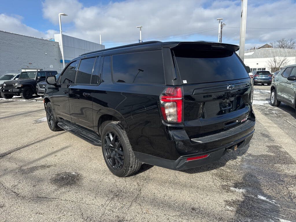 2023 Chevrolet Suburban RST – Luxurious and Spacious