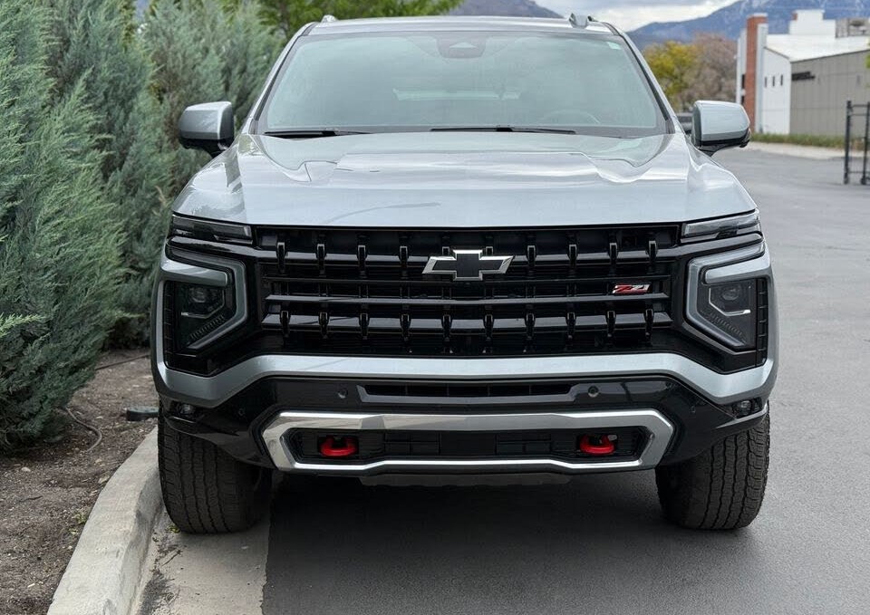 Premium 2025 Chevrolet Suburban Z71  SUV